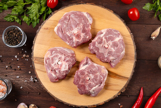 jēra kakla gabaliņi ar kaulu